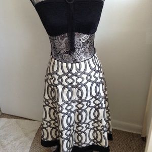 WHITE HOUSE/BLACK MARKET MIDI SILK SKIRT 10
